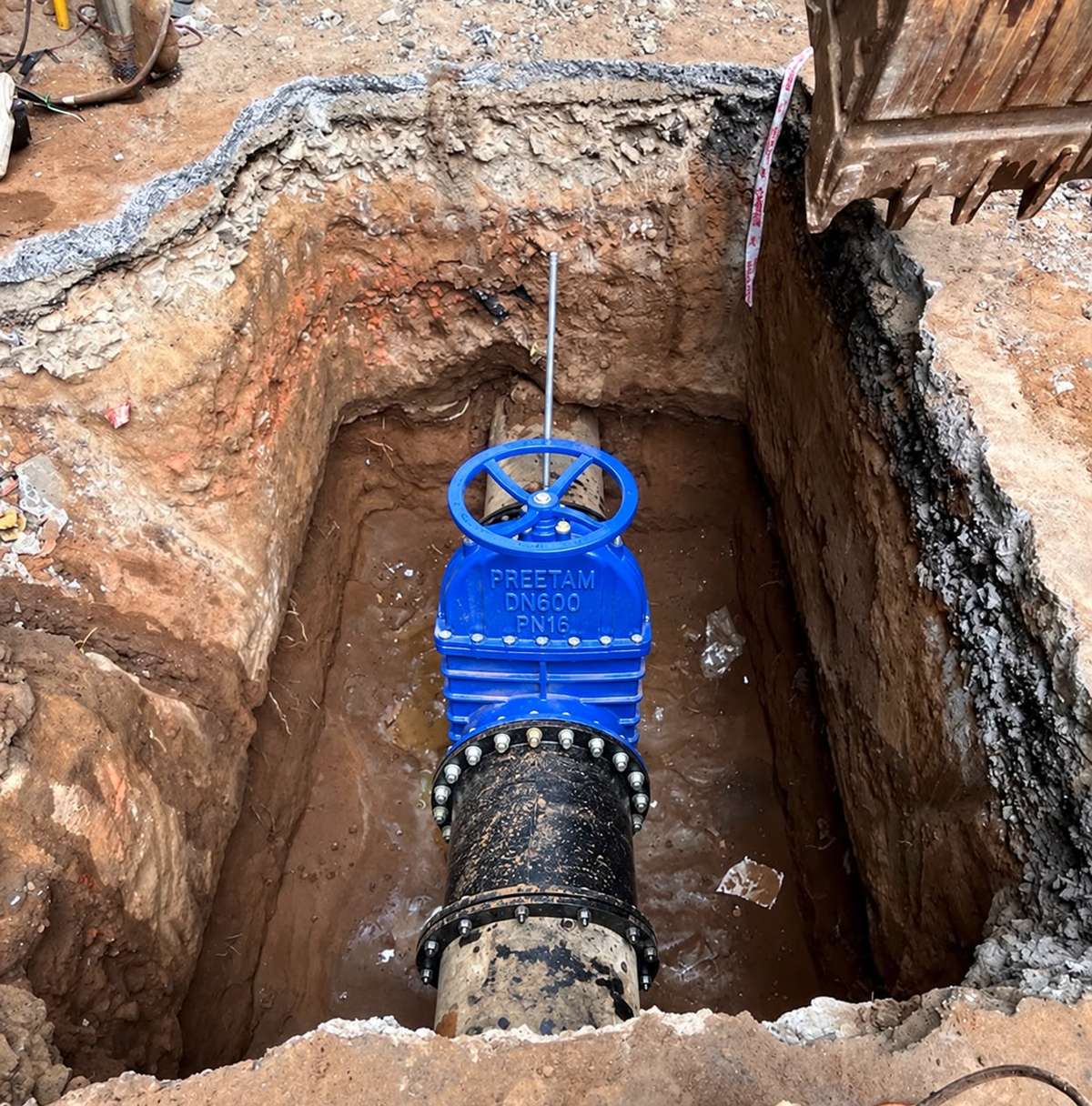 PREETAM DN600 ductile iron gate valve in a metro water valve chamber